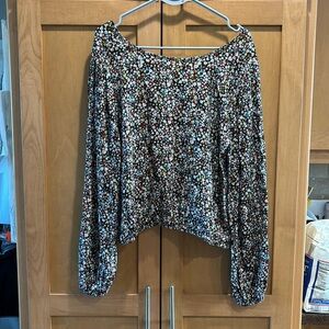 Flowered Lift Ling Sleeved Shirt.  Size Medium